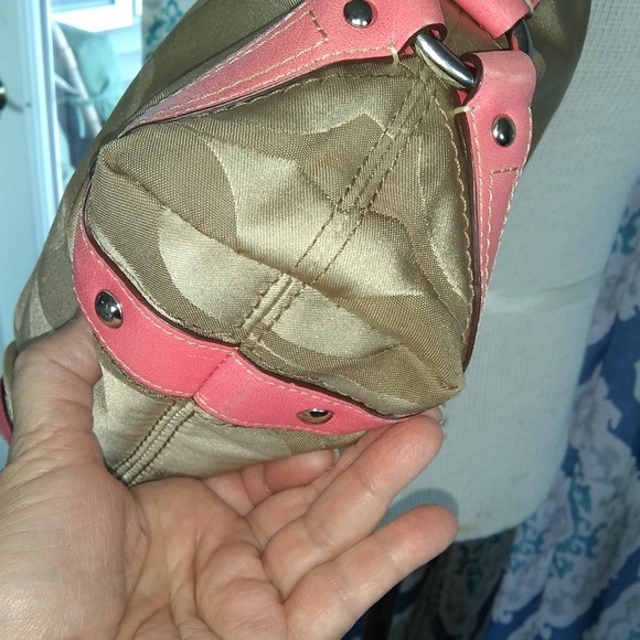 Vtg Coach Shoulder Bag, tan and pink GUC - Picture 5 of 9